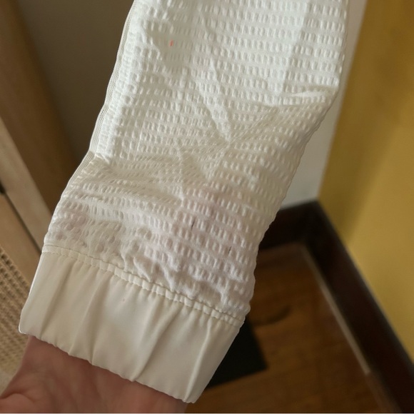 Lululemon Pack Light‎ Bomber Cropped Jacket Cinch White Packable Zip Up Size 2 - Picture 8 of 14